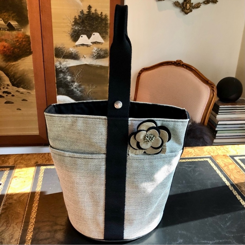 Hermes Saxo MM Toile Bucket or Shoulder Bag - Picture 2 of 16
